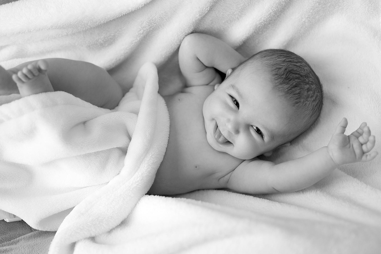 Mastering Nighttime Wakings: Practical, Low-Stimulation Strategies (Including the Red Light Tip)