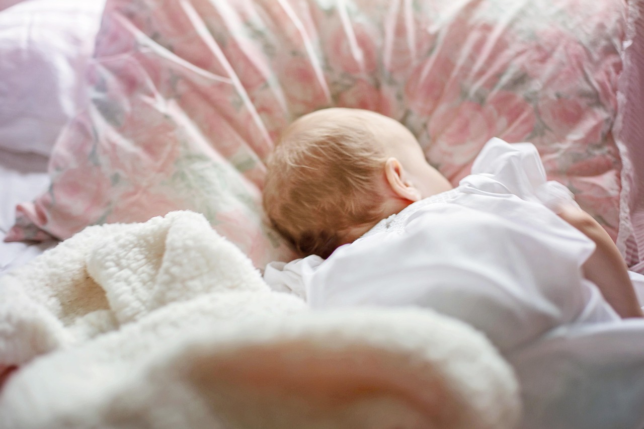 Beyond the “Sleep Through the Night” Myth: What Biologically Normal Infant Sleep Really Looks Like